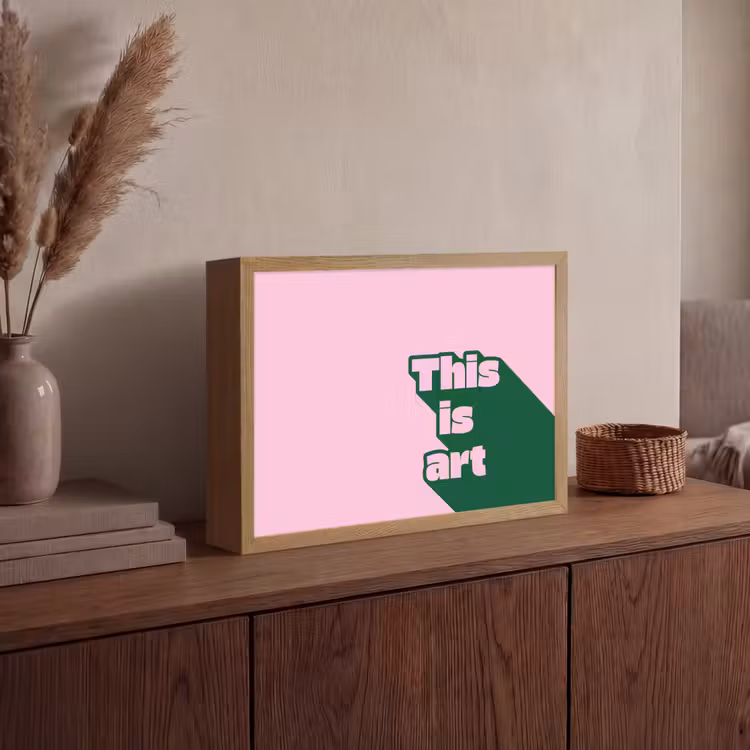Groen - Teskt - This is art - Roze Light Box met batterij (Wandlamp) middel -sfeer2