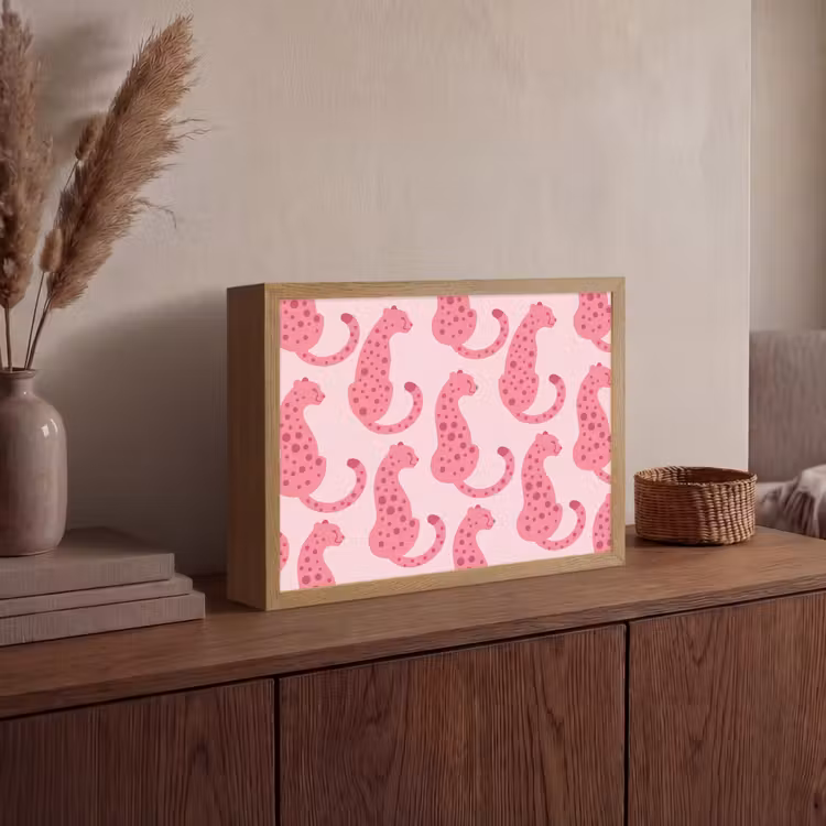 Kat - Gevlekt - Dieren - Patroon - Roze Light Box met batterij (Wandlamp) middel -sfeer2