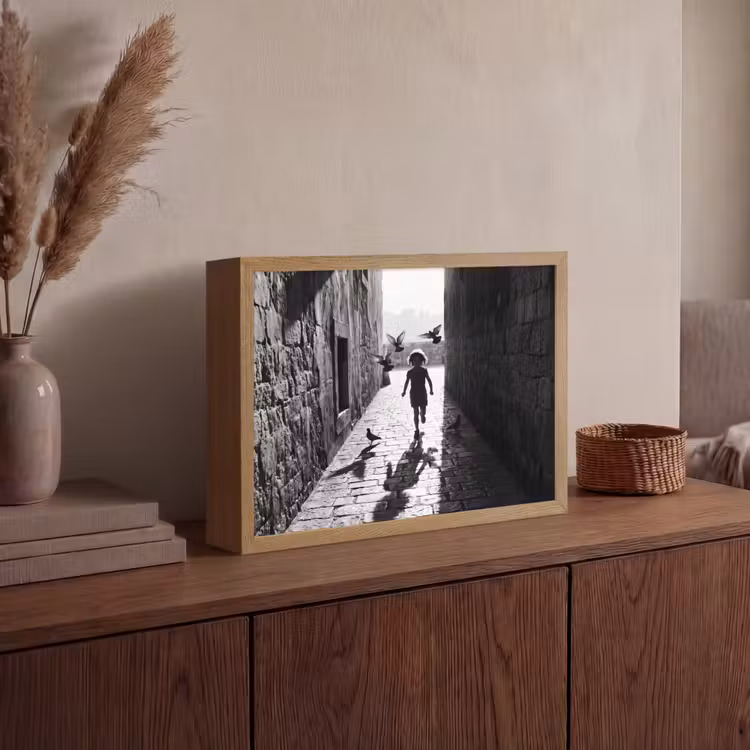 Kind - Vogel - Straat - Zwart-wit - Spelen Light Box met batterij (Wandlamp) middel -sfeer2