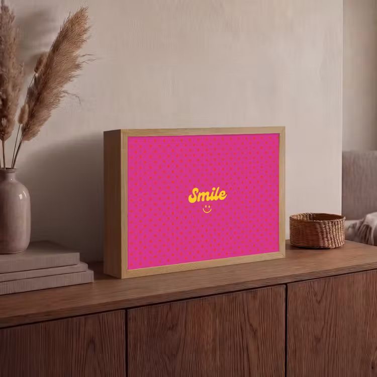 Smile - Stippen - Geel - Smiley - Roze Light Box met batterij (Wandlamp) middel -sfeer2