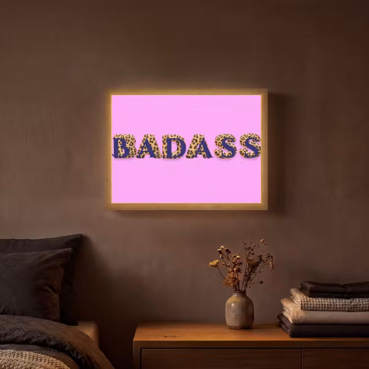 Felroze - Badass - Panterprint - Schaduw Light Box met batterij (Wandlamp) middel -sfeer4