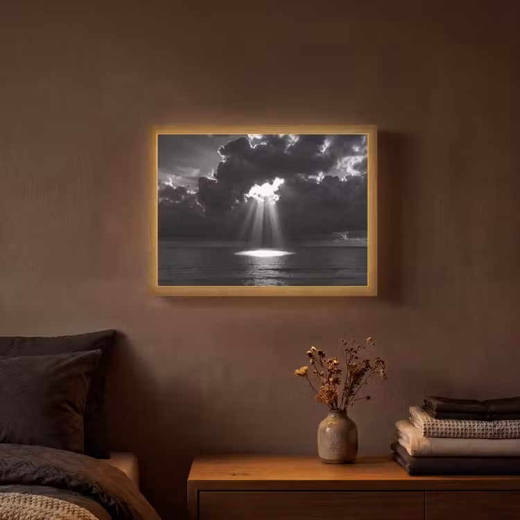 Licht - Wolken - Zee - Zwart-wit - Natuur Light Box met batterij (Wandlamp) middel -sfeer4