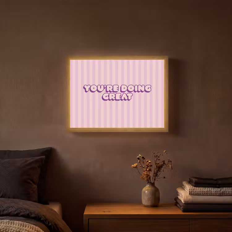 Paars - Strepen - You're doing great - Schaduw Light Box met batterij (Wandlamp) middel -sfeer4