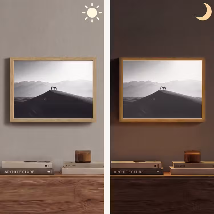 Mens - Kameel - Zandduin - Natuur - Monochroom Light Box met batterij (Wandlamp) middel -sfeer3