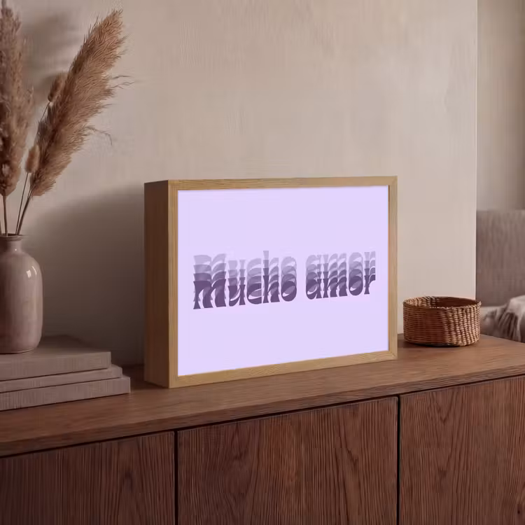 Mucho amor - Paars - Gelaagde letters Light Box met batterij (Wandlamp) middel -sfeer2
