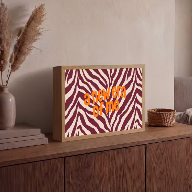 New era - Bordeaux - Zebraprint Light Box met batterij (Wandlamp) middel -sfeer2