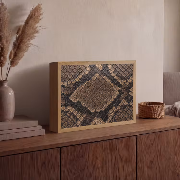 Python - Schubben - Brons Light Box met batterij (Wandlamp) middel -sfeer2