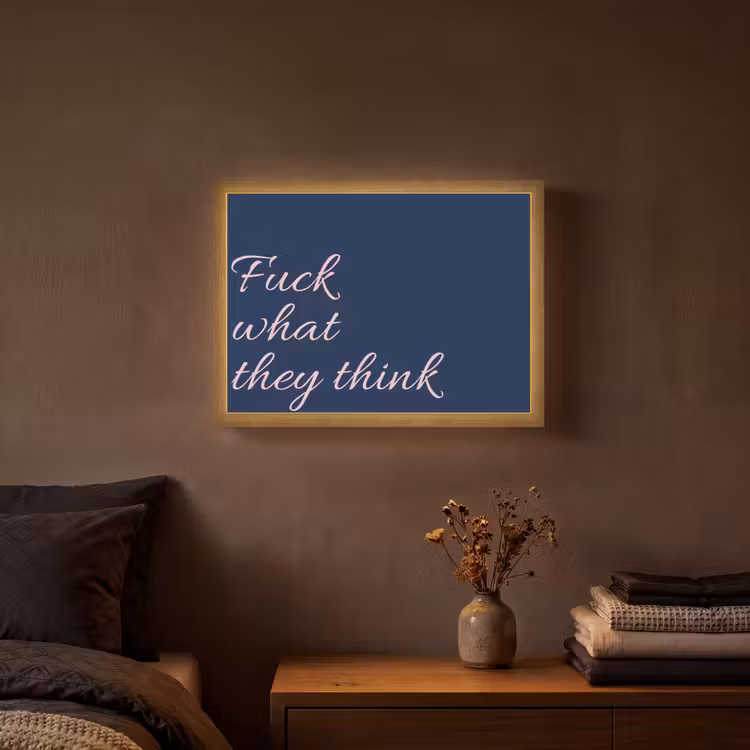 Fuck what they think - Blauw - Cursief Light Box met batterij (Wandlamp) middel -sfeer4