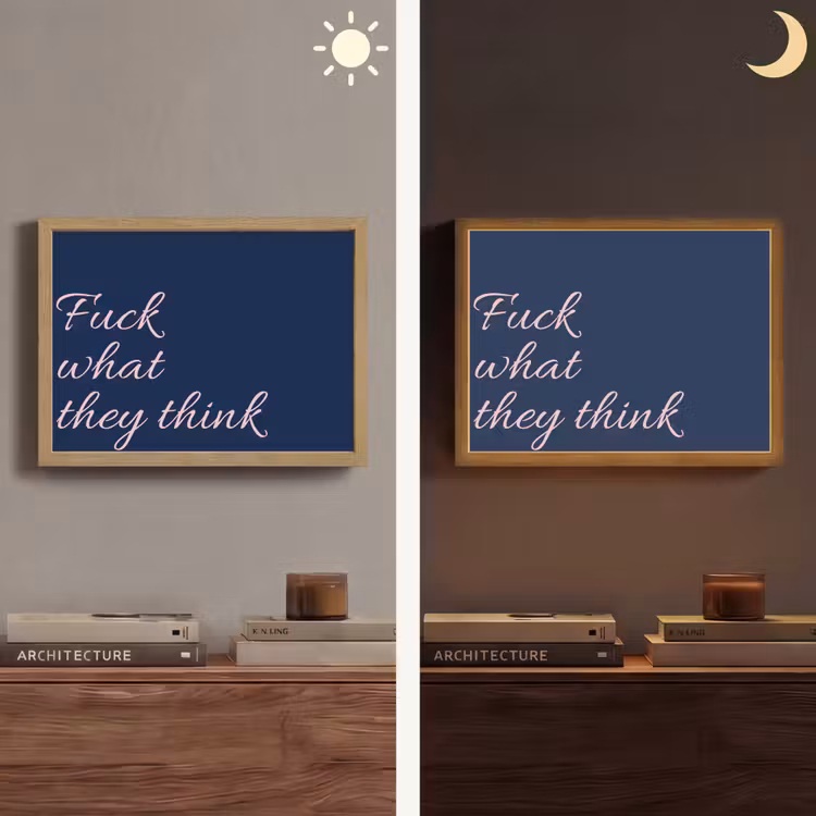 Fuck what they think - Blauw - Cursief Light Box met batterij (Wandlamp) middel -sfeer3