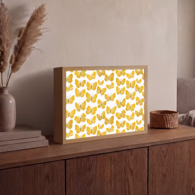 Vlinders - Botanisch - Illustratie - Geel - Wit Light Box met batterij (Wandlamp) middel 907 -sfeer2