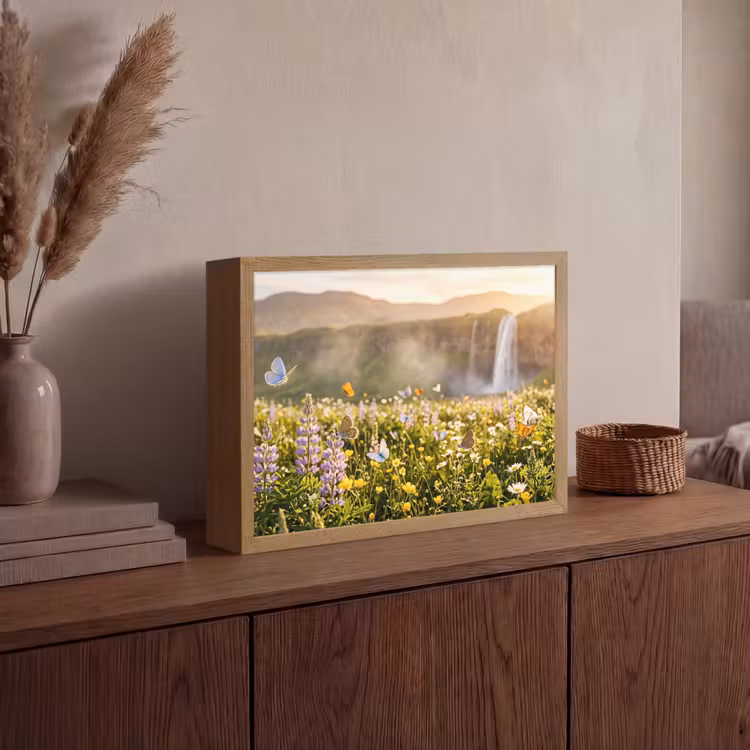 Vlinders - Waterval - Bloemenveld Light Box met batterij (Wandlamp) middel -sfeer2