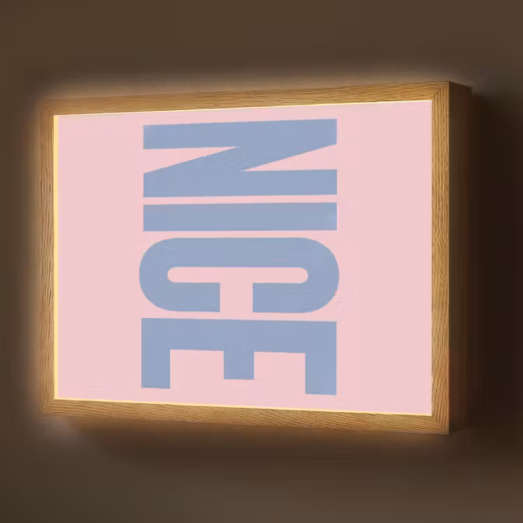 Nice - Paars - Roze Light Box met batterij (Wandlamp) middel -z3d_website