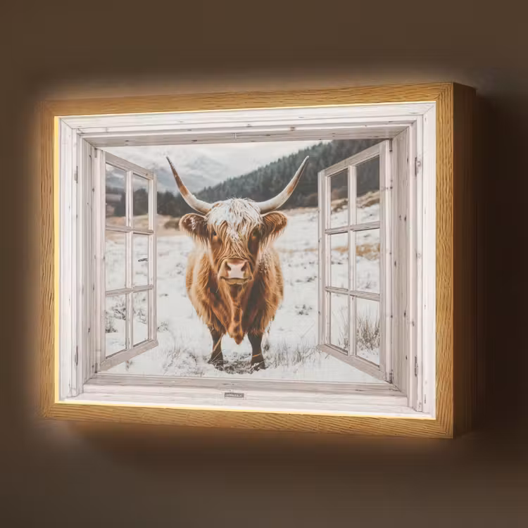Schotse Hooglander - Winterlandschap - Landelijk - Bergen - Doorkijk Light Box met batterij (Wandlamp) middel -z3d_website