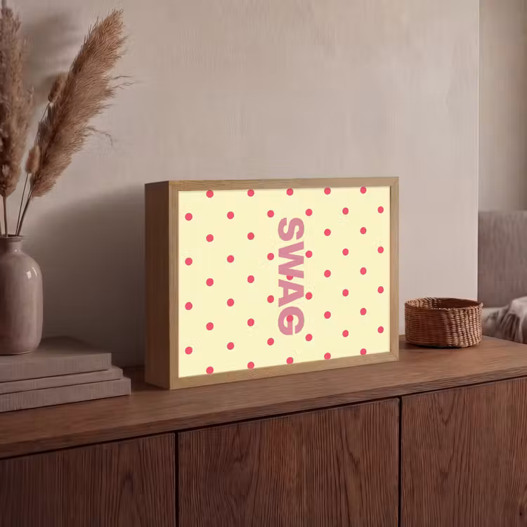 Swag - Roze - Stippen - Geel Light Box met batterij (Wandlamp) middel -sfeer2