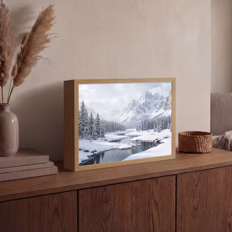 Sneeuwlandschap - Bergen - Rivier - Winter Light Box met batterij (Wandlamp) middel -sfeer2