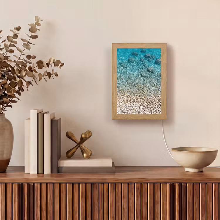 Water - Kiezels - Natuur - Levendig - Turkoois Light Box met kabel (Wandlamp) klein -sfeer2