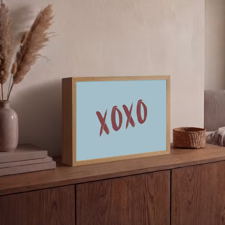 XOXO - Blauw - Rood Light Box met batterij (Wandlamp) middel -sfeer2