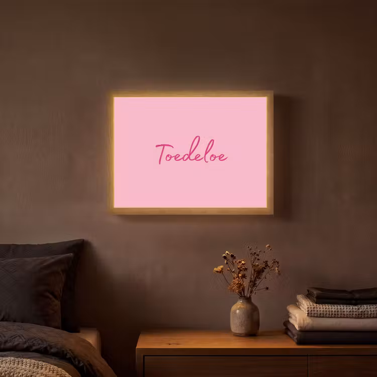 Toedeloe - Roze - Minimalistisch Light Box met batterij (Wandlamp) middel -sfeer4
