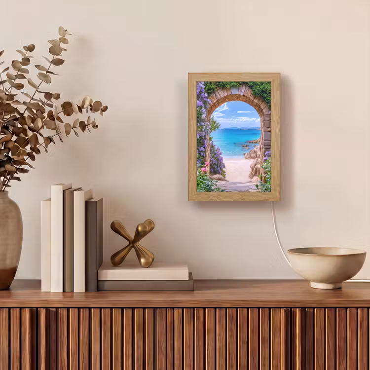 Doorkijk - Poort - Zee - Strand - Rotsen Light Box met kabel (Wandlamp) klein -sfeer2