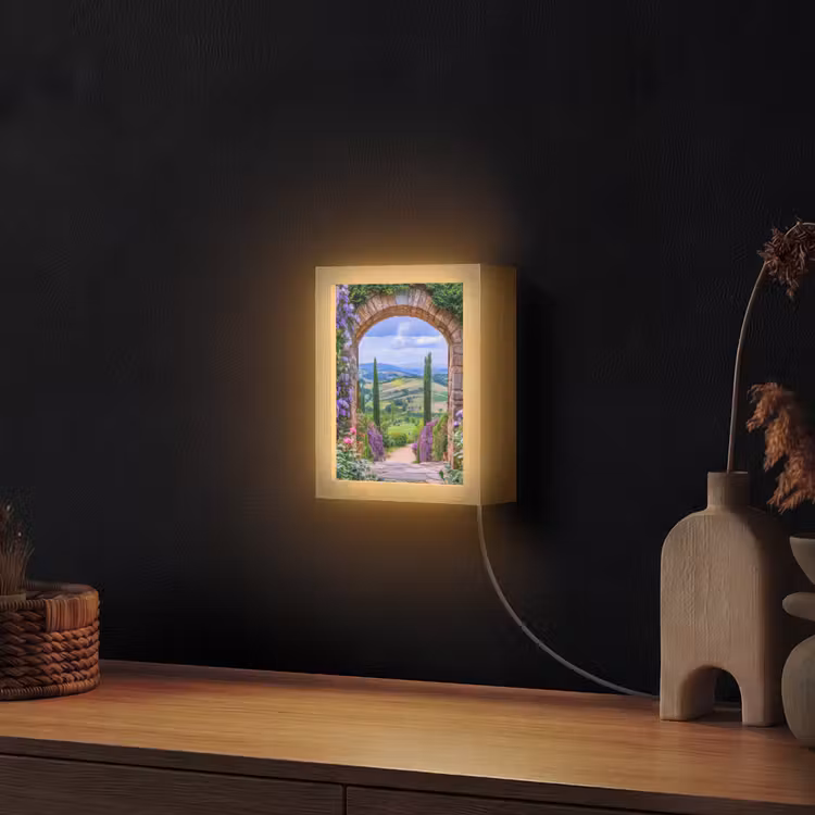 Doorkijk - Toscane - Landschap - Poort Light Box met kabel (Wandlamp) klein -sfeer1