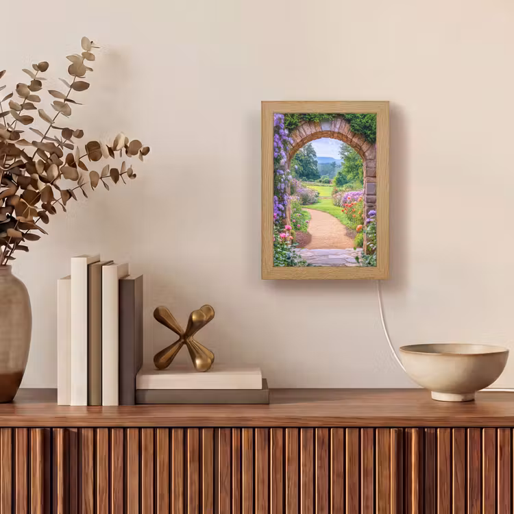 Doorkijk - Poort - Bloemen - Tuin Light Box met kabel (Wandlamp) klein -sfeer2