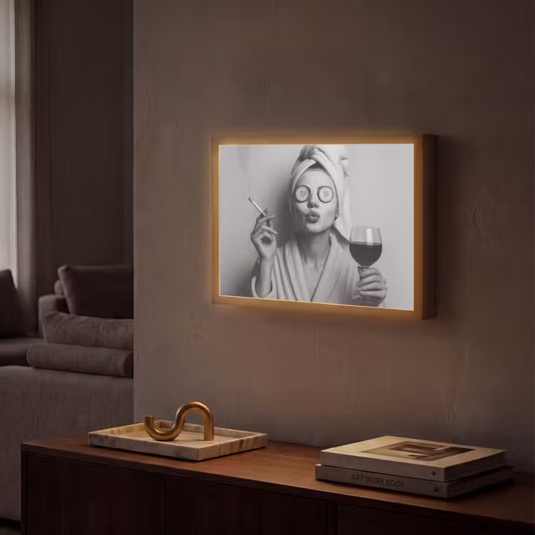 Vrouw - Masker - Wijn - Sigaret Light Box met batterij (Wandlamp) middel -sfeer1