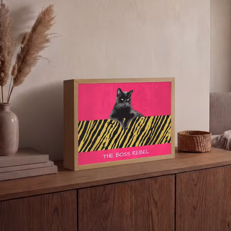 Kat - Baas - Roze - Tijgerprint Light Box met batterij (Wandlamp) middel -sfeer2