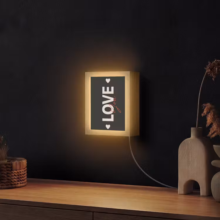 Love - Rood - Valentijn Light Box met kabel (Wandlamp) klein -sfeer1