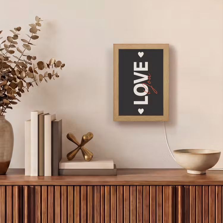 Love - Rood - Valentijn Light Box met kabel (Wandlamp) klein -sfeer2
