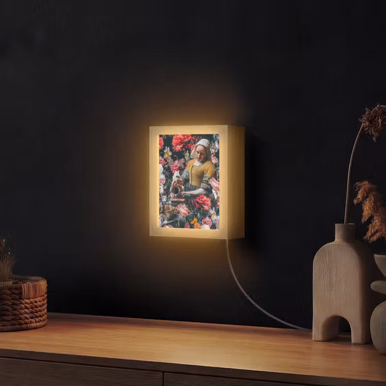 Melkmeisje - Johannes Vermeer - Bloemen - Roze Light Box met kabel (Wandlamp) klein -sfeer1