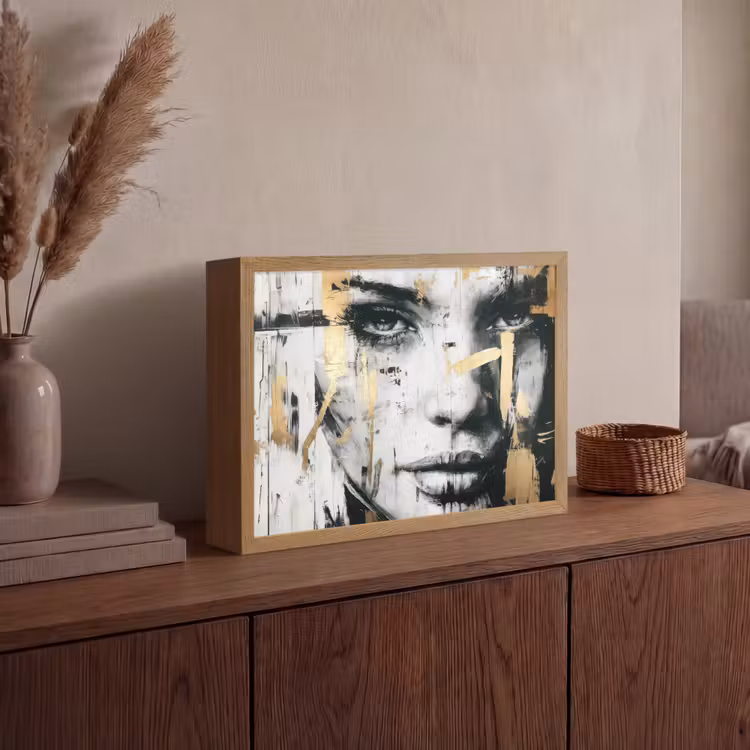 Portret - Vrouw - Penseelstreken - Goud Light Box met batterij (Wandlamp) middel -sfeer2
