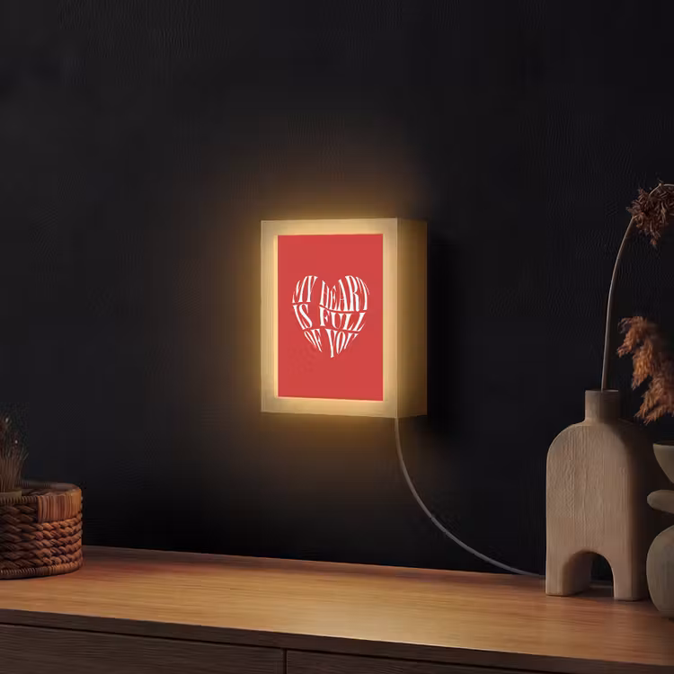 Rood - Hart- Tekst - Valentijn Light Box met kabel (Wandlamp) klein -sfeer1