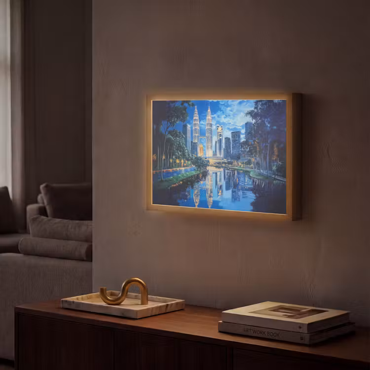 Stad Kuala Lumpur - Skyline - Wolkenkrabbers - Water Light Box met batterij (Wandlamp) middel -sfeer1