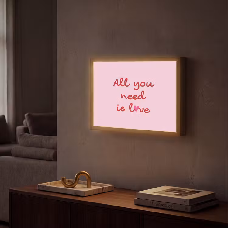 Tekst - Roze - Love - Hart Light Box met batterij (Wandlamp) middel -sfeer1