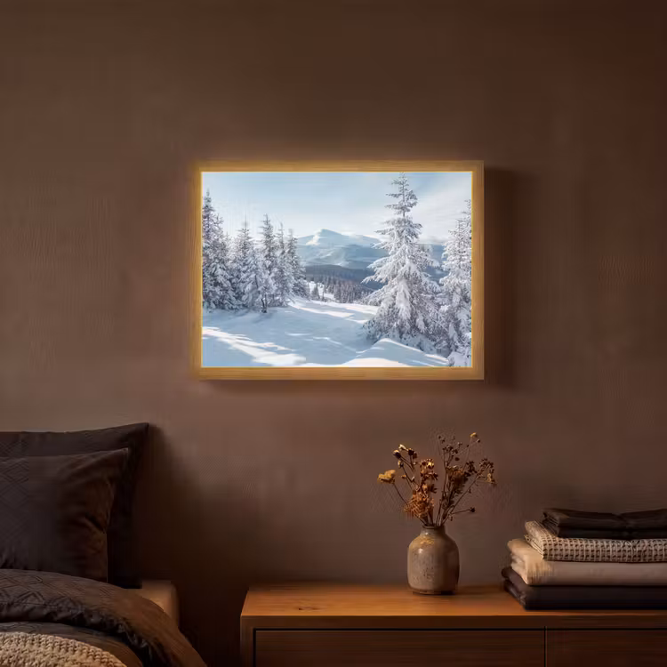 Winterlandschap - Natuur - Berg - Bomen - Sneeuw Light Box met batterij (Wandlamp) middel -sfeer4