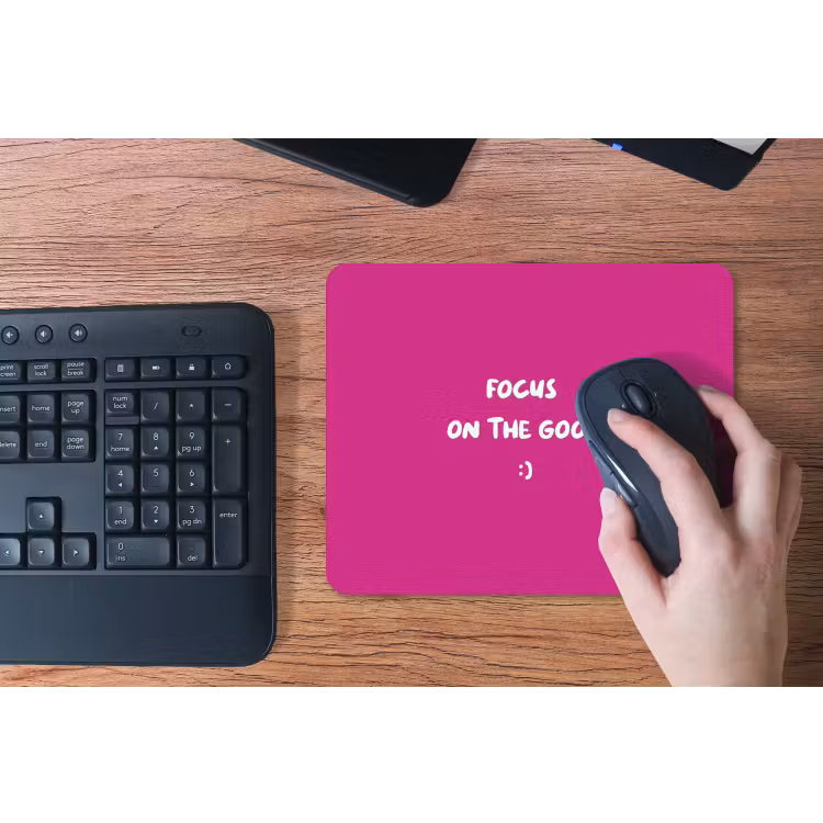 Focus - Smiley - Roze muismat rubber klein -toetsenbord