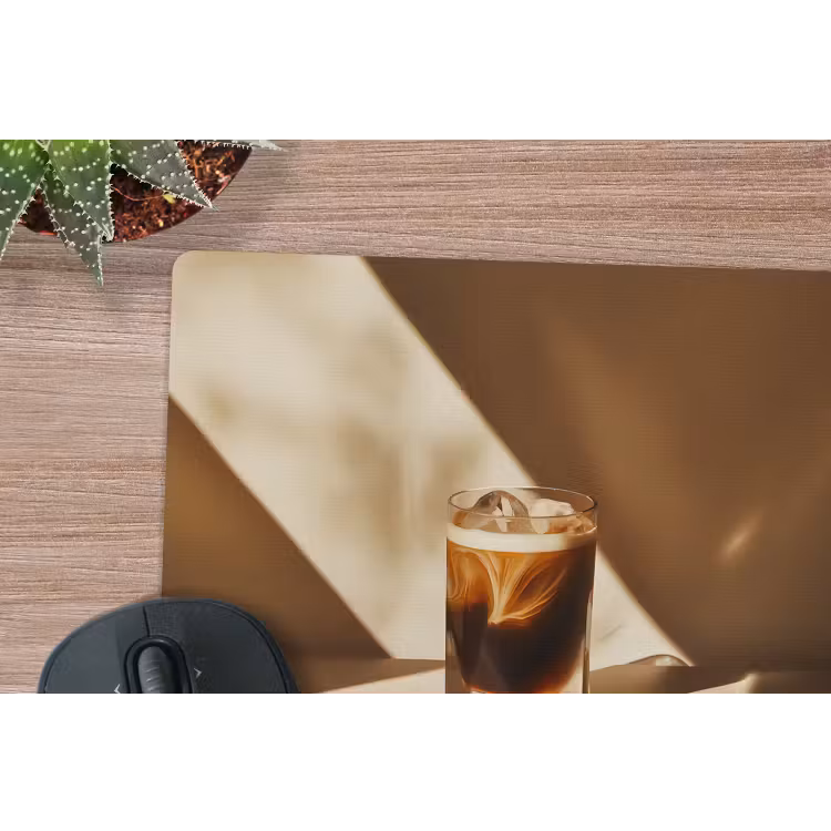 Glas - Ijskoffie - Schaduw - Bruin muismat rubber klein -closeup
