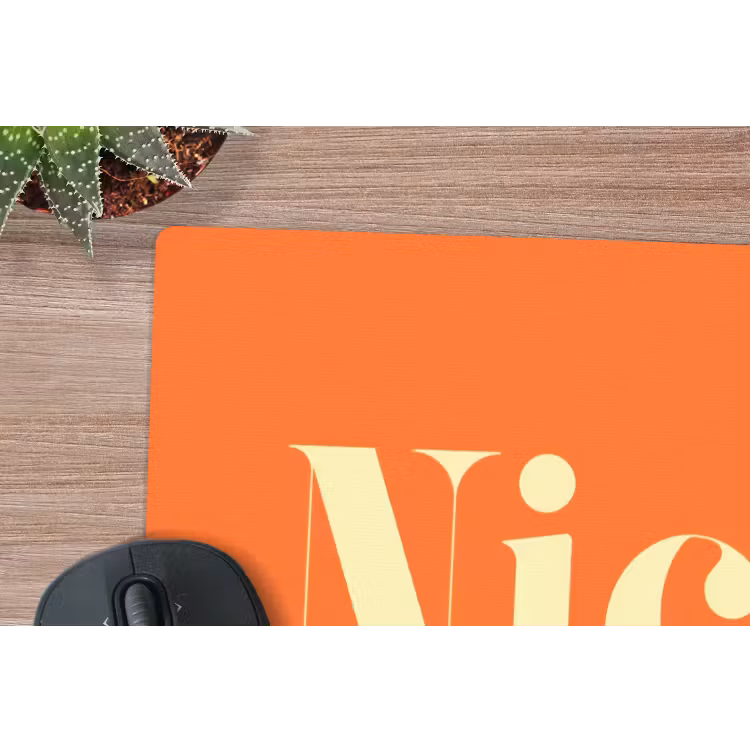 Oranje - Gebroken wit - Nice muismat rubber klein -closeup