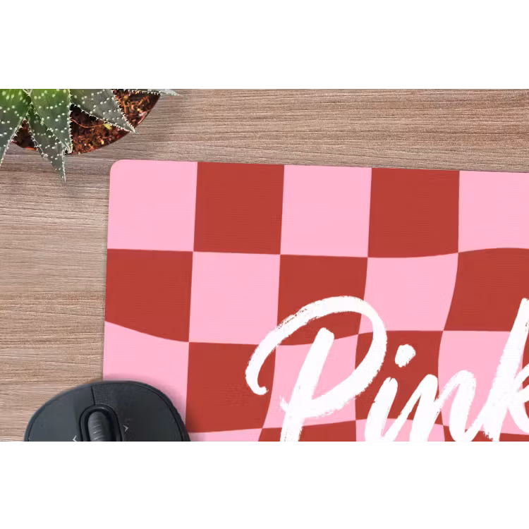 Pinky up - Geblokt - Bordeauxrood muismat rubber klein -closeup