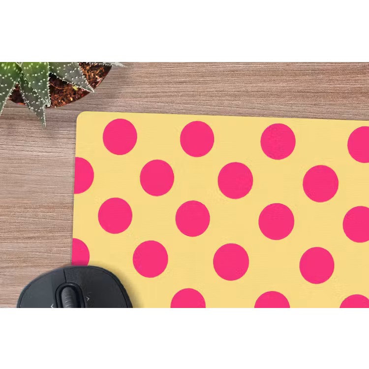 Roze - Stippen - Geel muismat rubber klein 262 -closeup