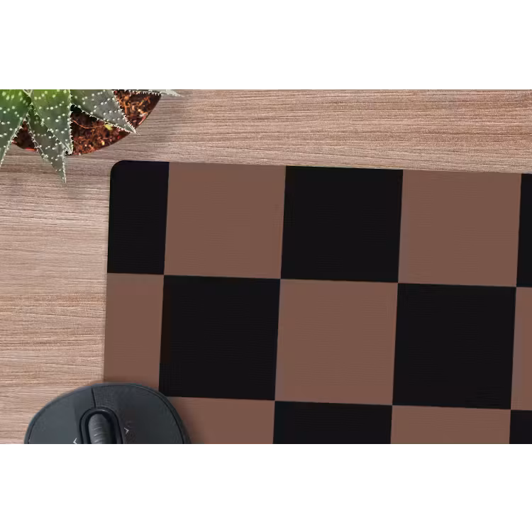 Schaakbord print - Bruin - Zwart - Blokjes muismat rubber klein -closeup