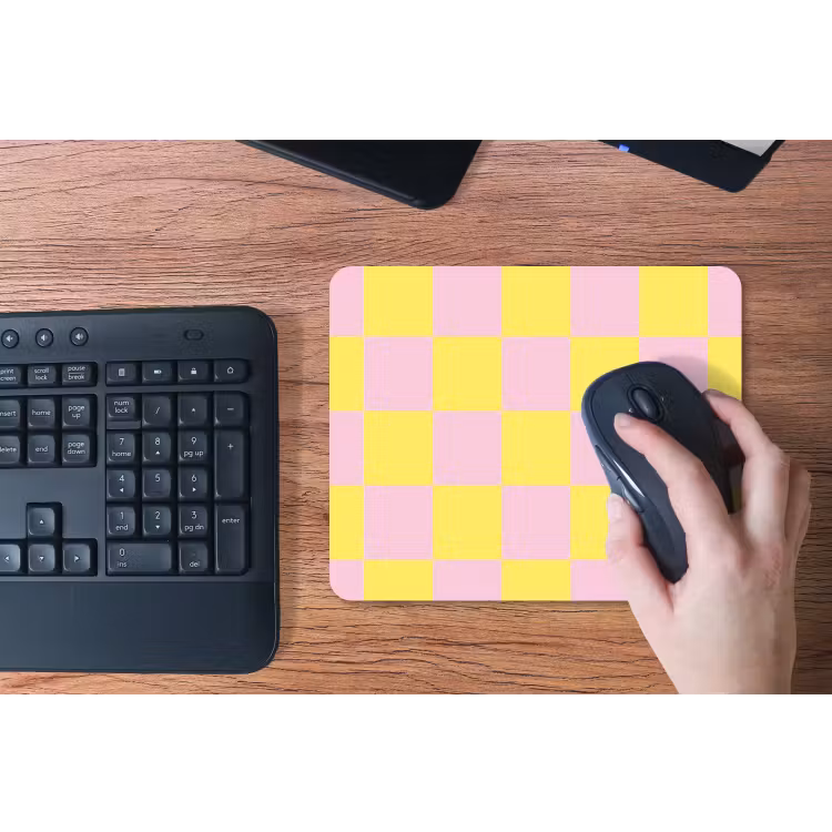 Schaakbord patroon - Geel - Roze - Blokjes muismat rubber klein -toetsenbord