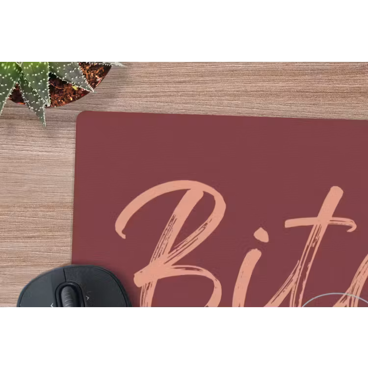 Bitch please - Rood - Blauw muismat rubber klein -closeup