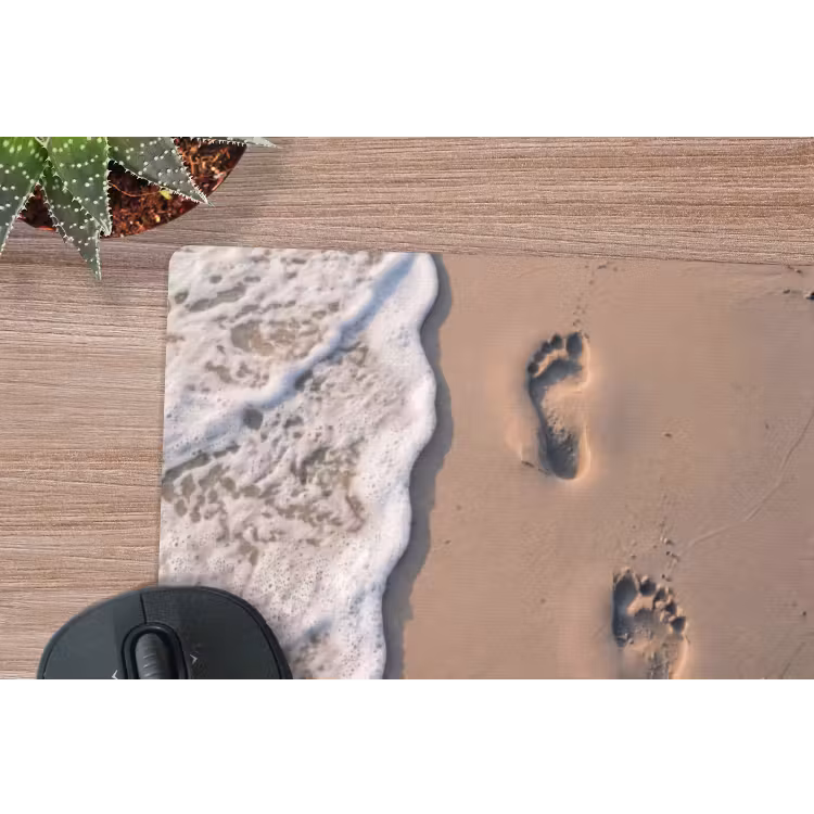 Where to next - Strand - Voetstappen muismat rubber klein -closeup