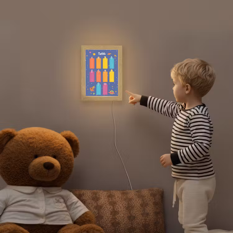 Tafels van vermenigvuldiging - Leren rekenen voor kinderen - Getallen oefenen - Ruimte Light Box met kabel klein -sfeer4a_kind