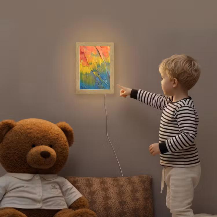 Veren - Ara - Kleurrijk Light Box met kabel (Kinderlampje) klein -sfeer4a_kind