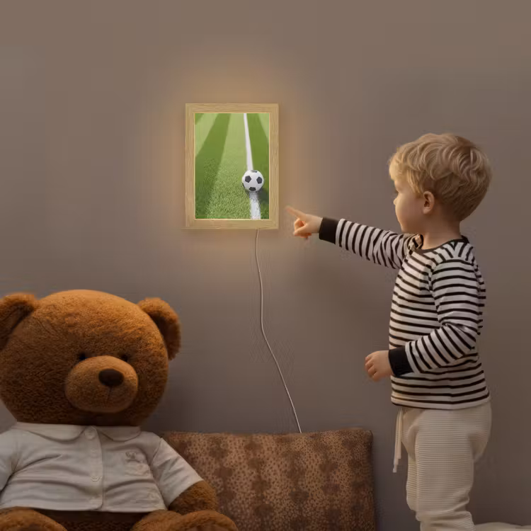 Voetbal - Grasveld - Sport - Groen Light Box met kabel (Kinderlampje) klein -sfeer4a_kind