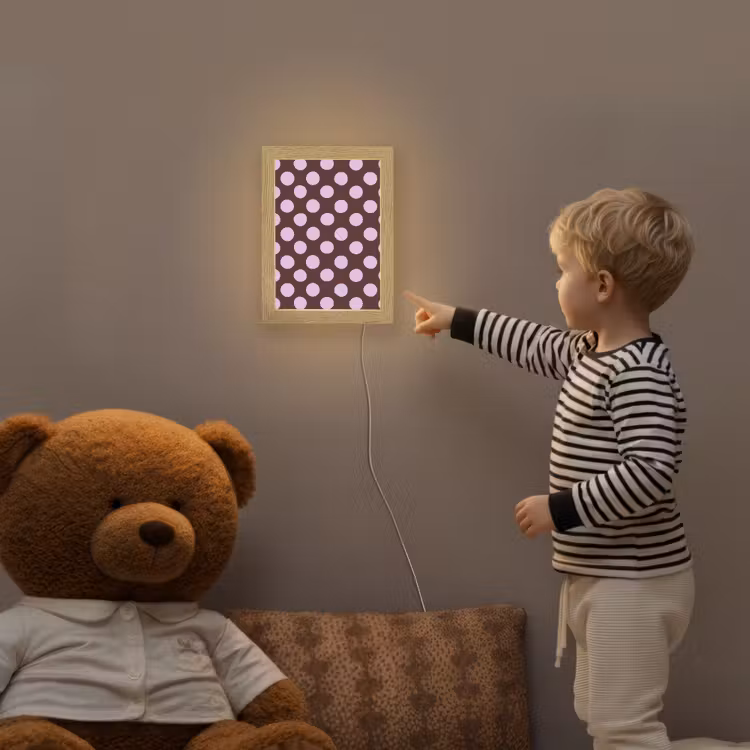 Klassiek - Stippen - Paars Light Box met kabel (Kinderlampje) klein 904 -sfeer4a_kind