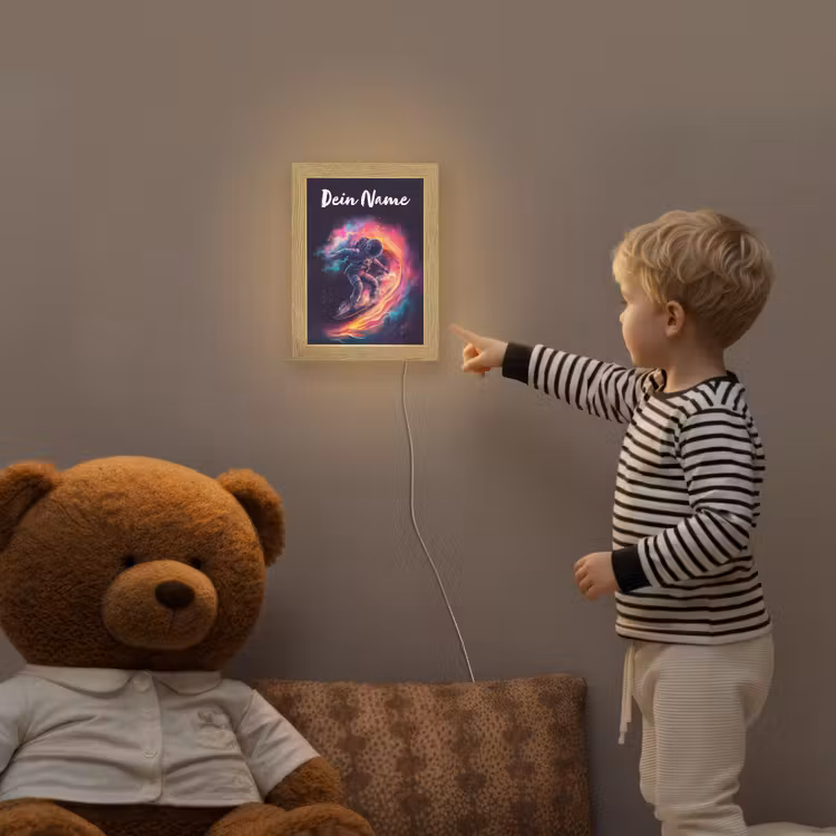 Astronaut - Ruimte - Surfen - Kleurrijk Light Box met kabel (Kinderlampje) klein -sfeer4a_kind