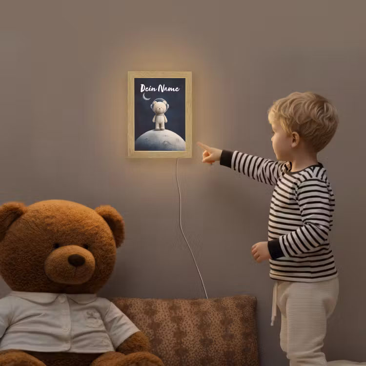 Teddybeer - Ruimtehelm - Maan - Sterren Light Box met kabel (Kinderlampje) klein -sfeer4a_kind